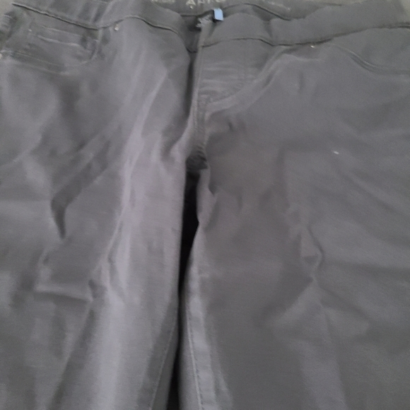 Gray pants - Picture 2 of 2